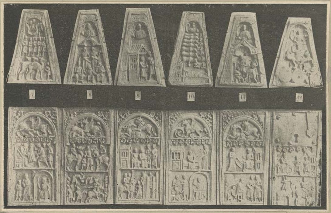 pyxide avec scènes de chasse