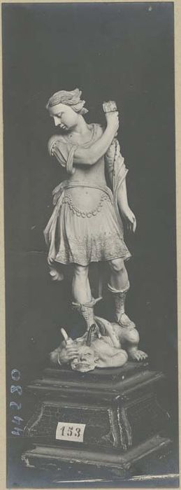 statue : Saint Michel