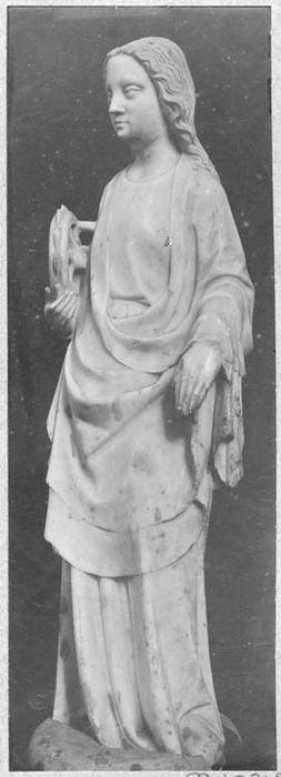 statuette : Sainte Catherine