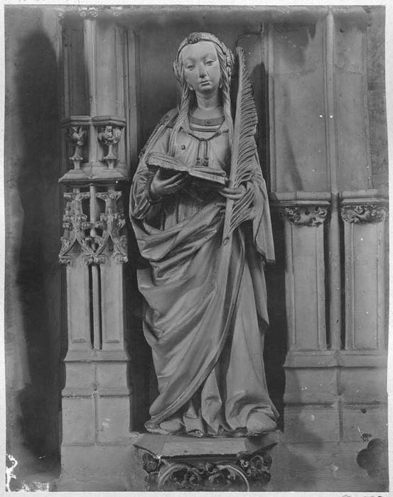 statue : Sainte Reine