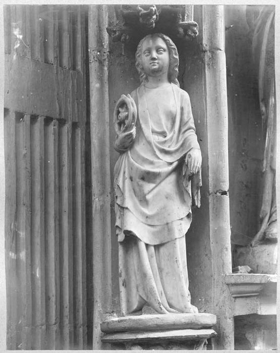 statuette : Sainte Catherine