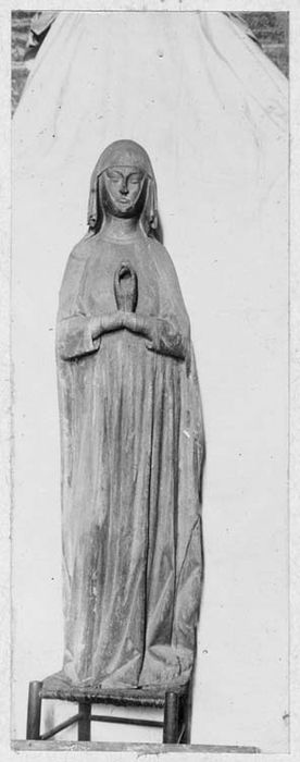 statue : Marguerite de Beaumont, comtesse de Tripoli