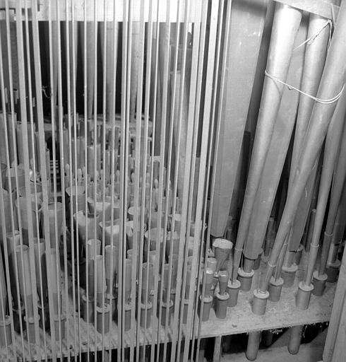 Orgue : Tuyauterie (de l'avant vers l'arrière : Trompette 8, basson 8, clarinette, cromorne, bourdon)