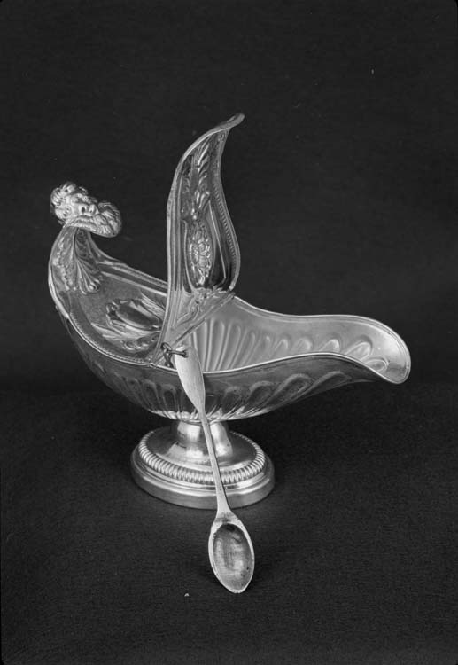 Navette à encens et cuillère en cuivre argenté - © Ministère de la Culture (France), Médiathèque du patrimoine et de la photographie, diffusion GrandPalaisRmn Photo