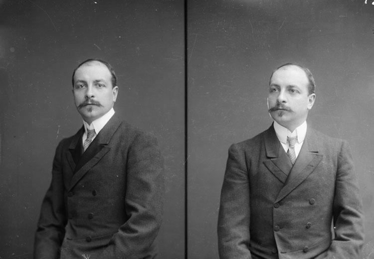 Maurice Viollette, avocat et homme politique. En buste, pose de face et de trois quarts.