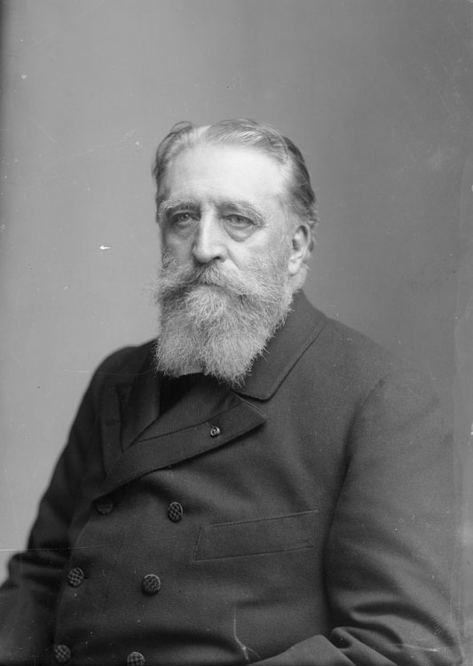 Eugène Poubelle, diplomate et haut fonctionnaire. En buste, pose de face.