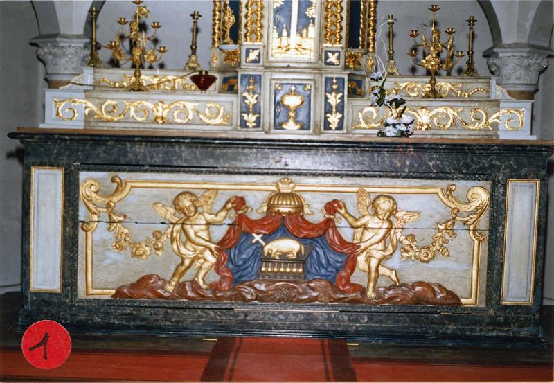ensemble : maître-autel (autel, tabernacle), vue générale - © Ministère de la Culture (France), Médiathèque du patrimoine et de la photographie (objets mobiliers), tous droits réservés
