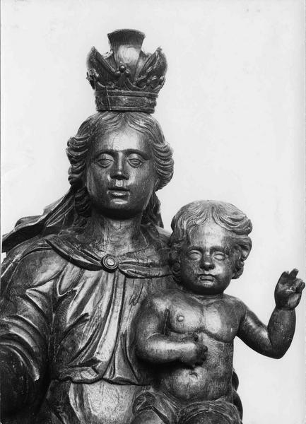 statue : Vierge à l'Enfant, détail des visages de la Vierge et de l'Enfant
