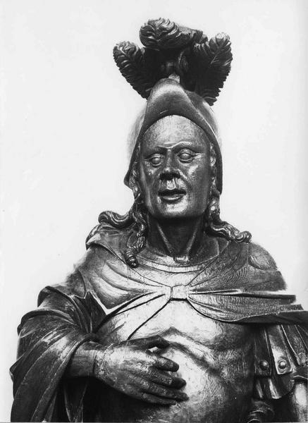 statue : saint Tiburce, détail de la partie supérieure