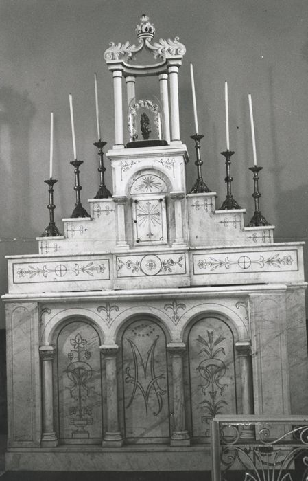 maître-autel, statuette : Vierge à l'Enfant dite Notre-Dame des Pasles