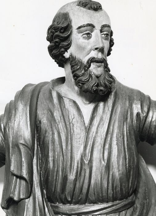 statue : saint Pierre, vue partielle