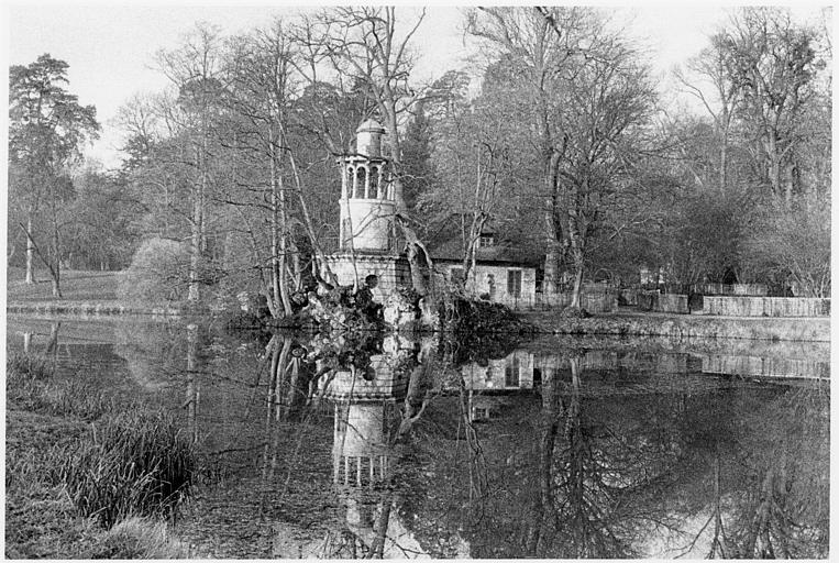 Belvédère ; [Trianon ; Hameau de la Reine ; Tour de Marlborough]