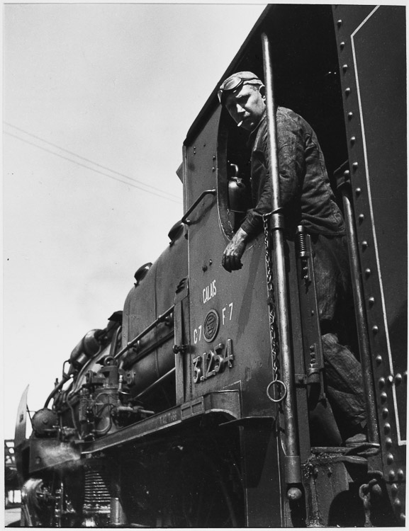 La Pacific 231, locomotive à vapeur, gare du Nord, Paris, 1938