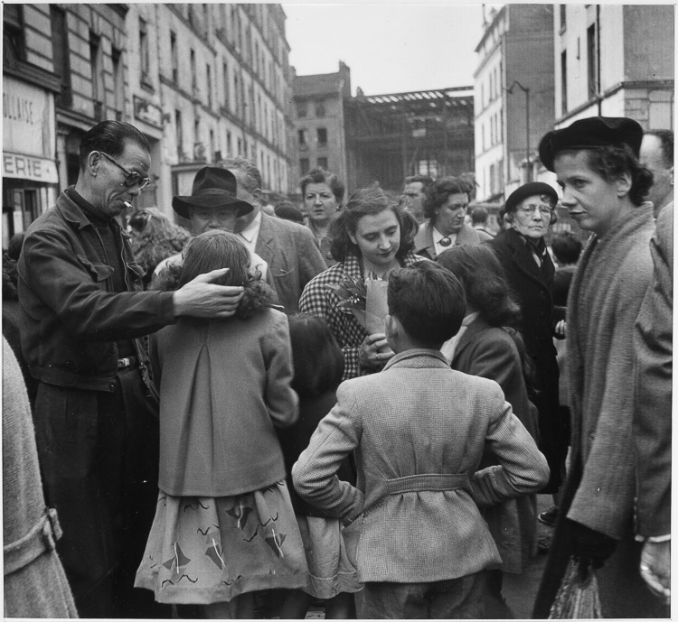 1er Mai, marché d'Aligre, Paris, 1952