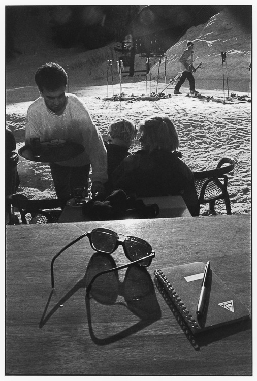Valmorel (Savoie), 1992 ; [Skieurs et café]