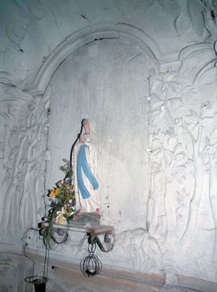 Revêtement mural : décor stuqué de la chapelle des fonts baptismaux