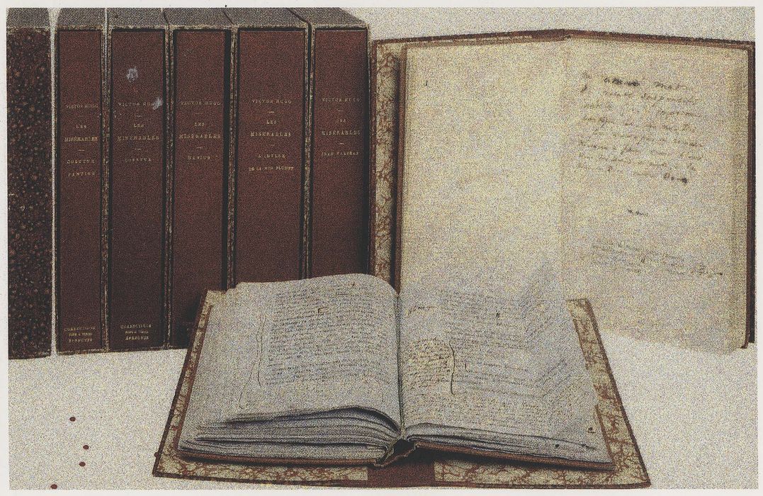 livre, étui : Les Misérables - © Ministère de la Culture (France), Médiathèque du patrimoine et de la photographie, diffusion RMN-GP