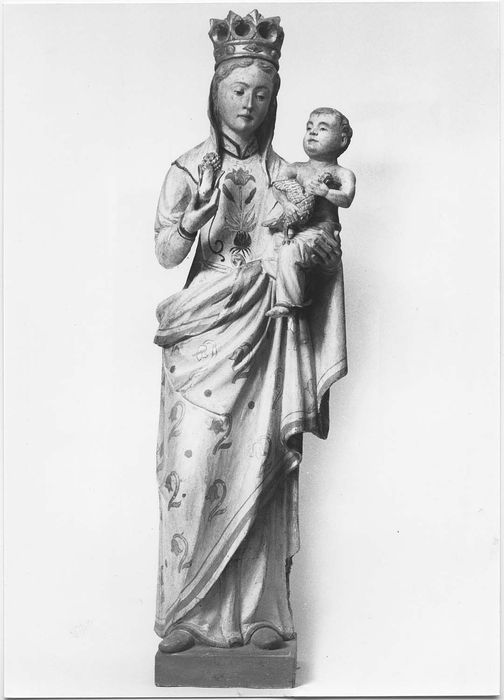 statue : Vierge à l'Enfant