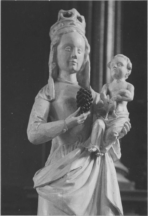 statue : Vierge à l'Enfant, détail