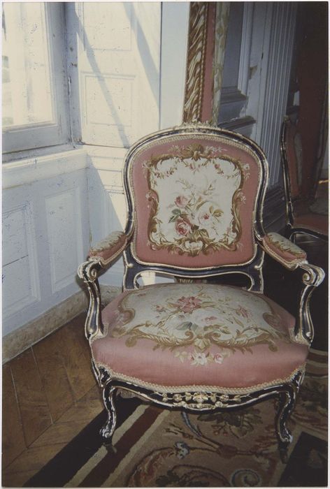 8 fauteuils style Louis XV