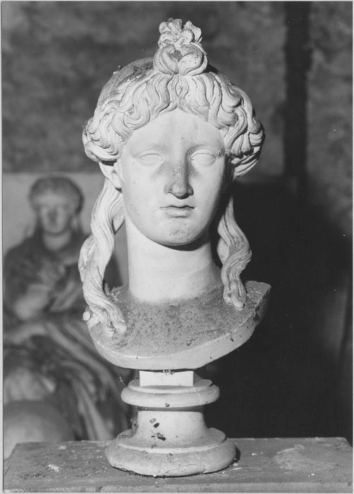 ensemble des plâtres sculptés de l'atelier d'Elias Robert (17 statues, 4 groupes sculptés, 29 bustes, 2 colonnes, relief, 12 bas-reliefs, 3 hauts-reliefs)