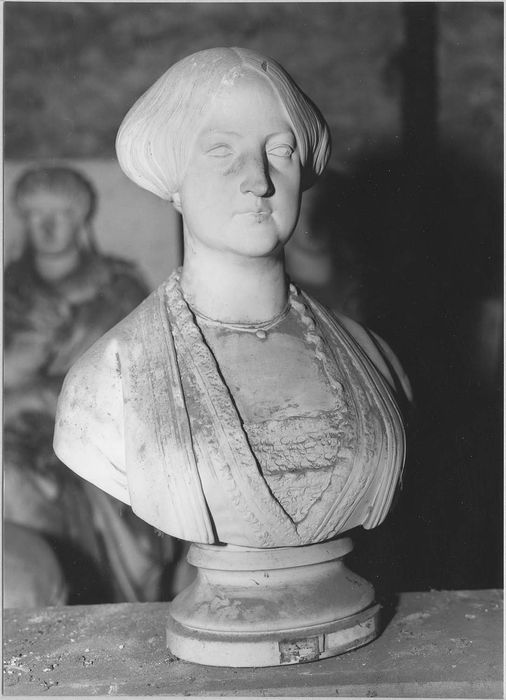 ensemble des plâtres sculptés de l'atelier d'Elias Robert (17 statues, 4 groupes sculptés, 29 bustes, 2 colonnes, relief, 12 bas-reliefs, 3 hauts-reliefs)