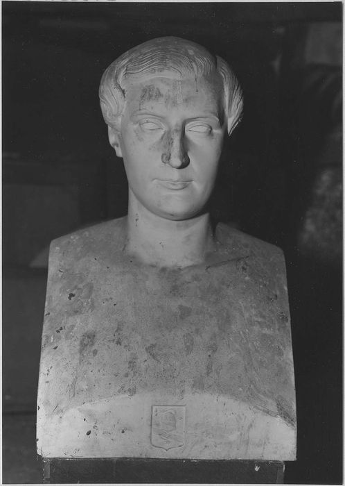ensemble des plâtres sculptés de l'atelier d'Elias Robert (17 statues, 4 groupes sculptés, 29 bustes, 2 colonnes, relief, 12 bas-reliefs, 3 hauts-reliefs)