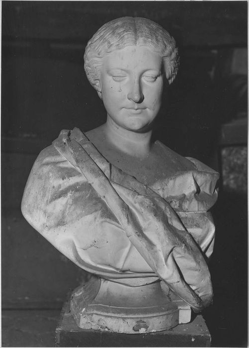ensemble des plâtres sculptés de l'atelier d'Elias Robert (17 statues, 4 groupes sculptés, 29 bustes, 2 colonnes, relief, 12 bas-reliefs, 3 hauts-reliefs)