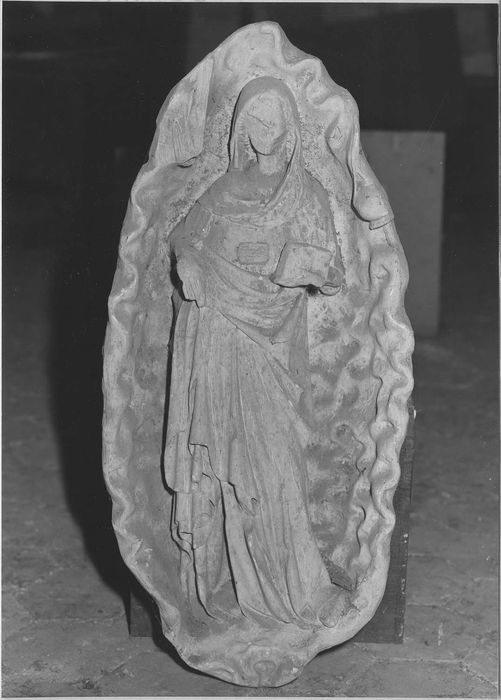 ensemble des plâtres sculptés de l'atelier d'Elias Robert (17 statues, 4 groupes sculptés, 29 bustes, 2 colonnes, relief, 12 bas-reliefs, 3 hauts-reliefs)