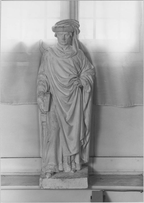 ensemble des plâtres sculptés de l'atelier d'Elias Robert (17 statues, 4 groupes sculptés, 29 bustes, 2 colonnes, relief, 12 bas-reliefs, 3 hauts-reliefs)