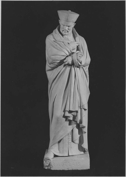 ensemble des plâtres sculptés de l'atelier d'Elias Robert (17 statues, 4 groupes sculptés, 29 bustes, 2 colonnes, relief, 12 bas-reliefs, 3 hauts-reliefs)