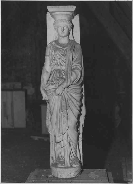 ensemble des plâtres sculptés de l'atelier d'Elias Robert (17 statues, 4 groupes sculptés, 29 bustes, 2 colonnes, relief, 12 bas-reliefs, 3 hauts-reliefs)