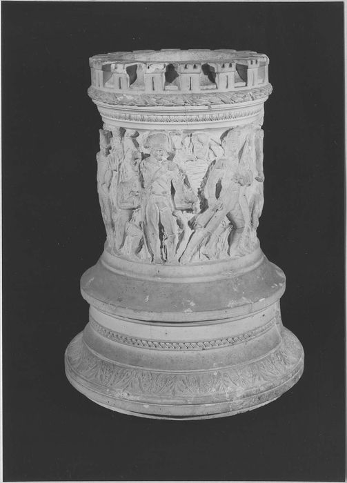 ensemble des plâtres sculptés de l'atelier d'Elias Robert (17 statues, 4 groupes sculptés, 29 bustes, 2 colonnes, relief, 12 bas-reliefs, 3 hauts-reliefs)