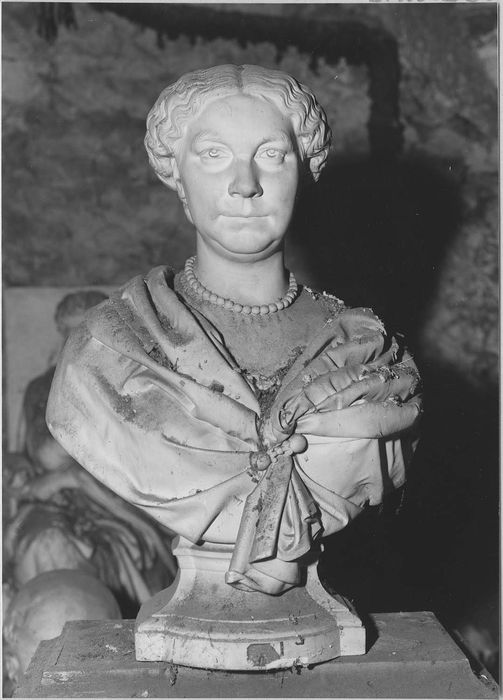 ensemble des plâtres sculptés de l'atelier d'Elias Robert (17 statues, 4 groupes sculptés, 29 bustes, 2 colonnes, relief, 12 bas-reliefs, 3 hauts-reliefs)
