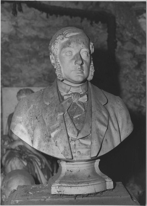 ensemble des plâtres sculptés de l'atelier d'Elias Robert (17 statues, 4 groupes sculptés, 29 bustes, 2 colonnes, relief, 12 bas-reliefs, 3 hauts-reliefs)