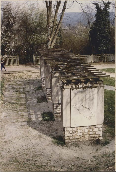 pergola dite de la Douce France (16 plaques décoratives)