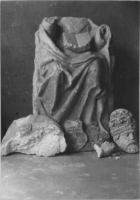 statue : saint Pierre, avant restauration, vue 1