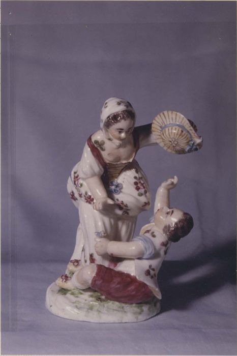 statue : Jeunes gens se disputant un chapeau