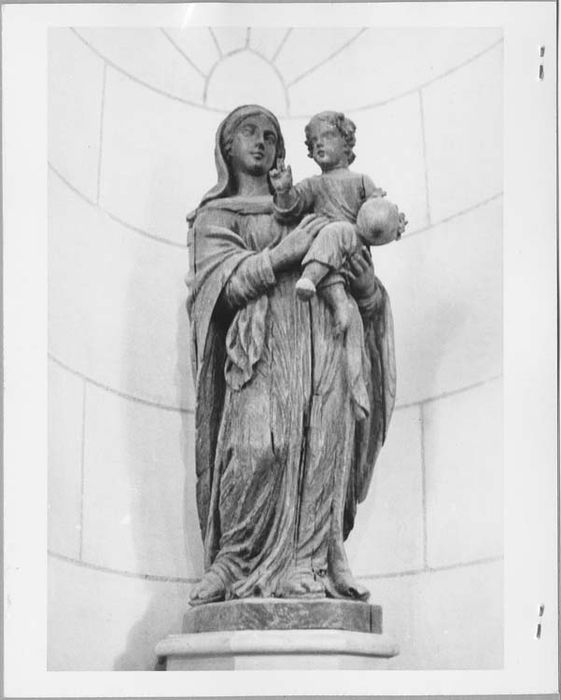 Statue : Vierge à l'Enfant