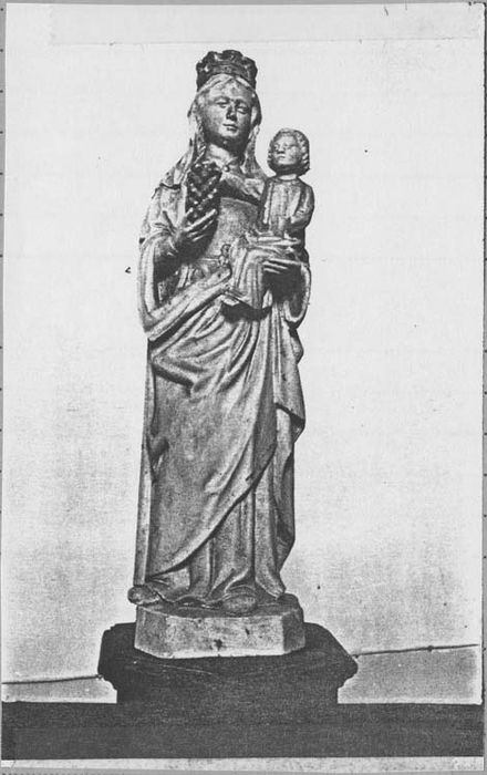 Statue : Vierge à l'Enfant au raisin