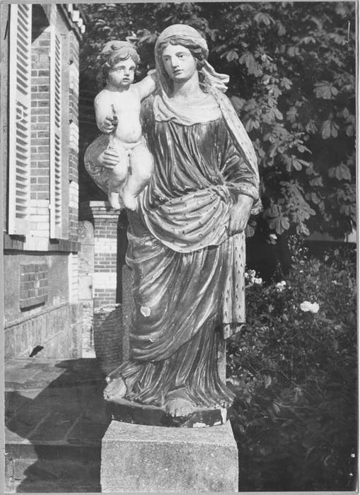 Statue : Vierge à l'Enfant