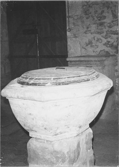 fonts baptismaux - © Ministère de la Culture (France), Médiathèque du patrimoine et de la photographie, Tous droits réservés
