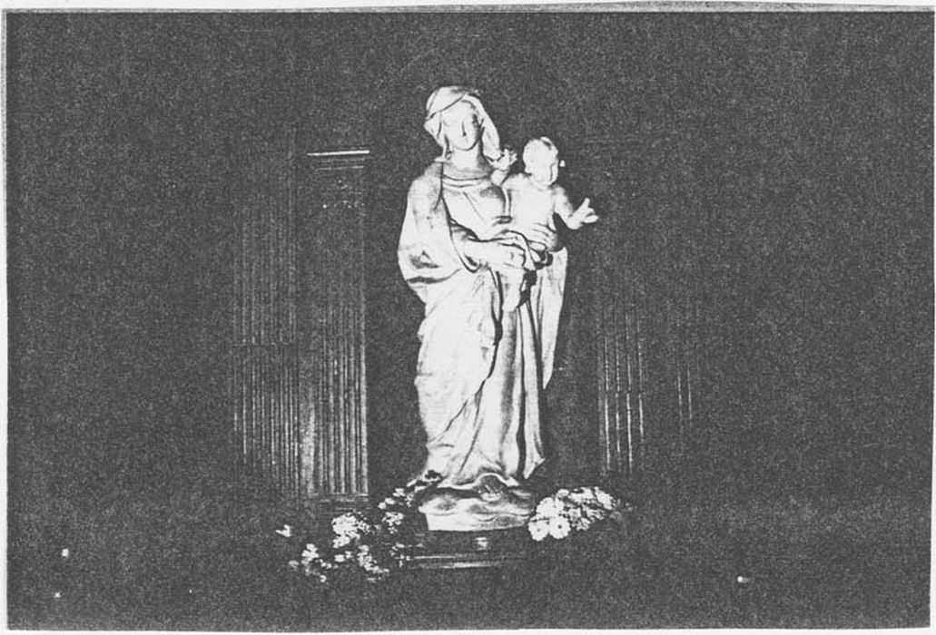 statue : la Vierge