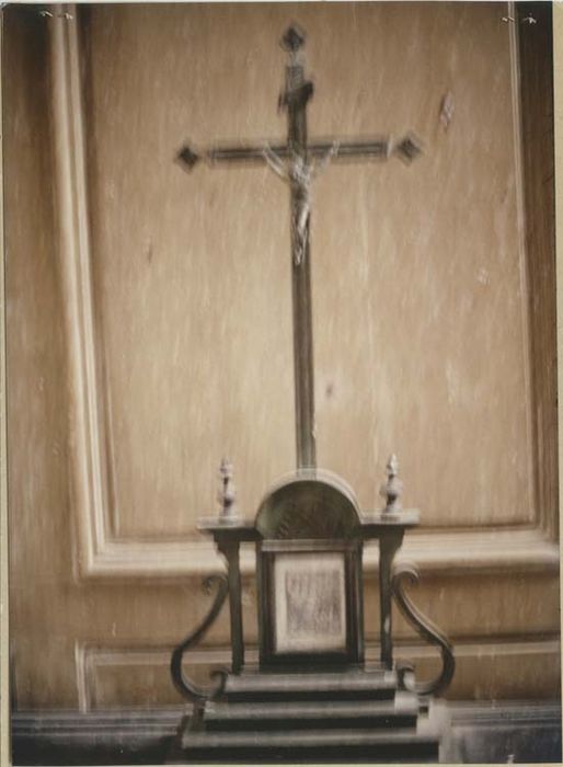 reliquaire surmonté d'une croix - © Ministère de la Culture (France), Médiathèque du patrimoine et de la photographie, Tous droits réservés