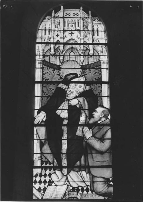 série de 3 vitraux du choeur par Lorrain - © Ministère de la Culture (France), Médiathèque du patrimoine et de la photographie, Tous droits réservés