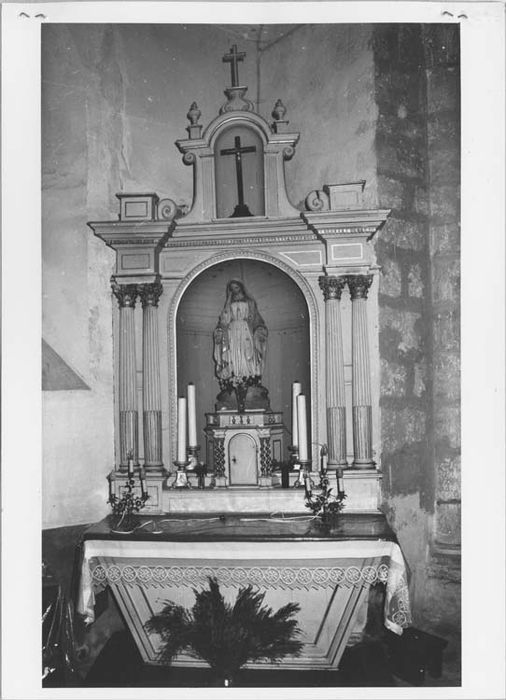 Autel et retable de la Vierge ; tabernacle