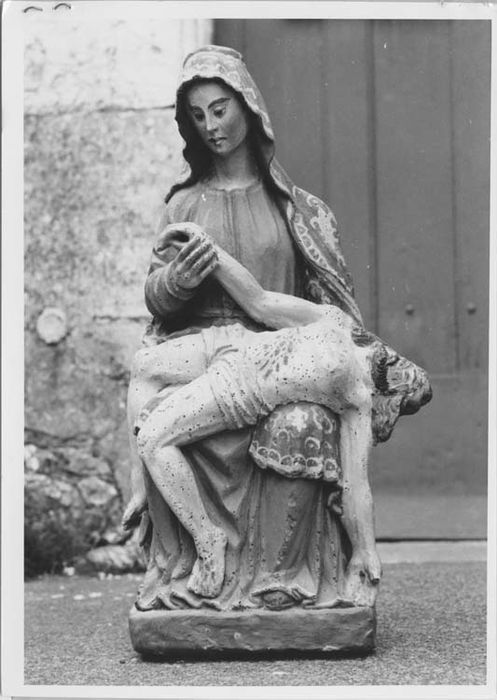 Groupe sculpté : Vierge de Pitié