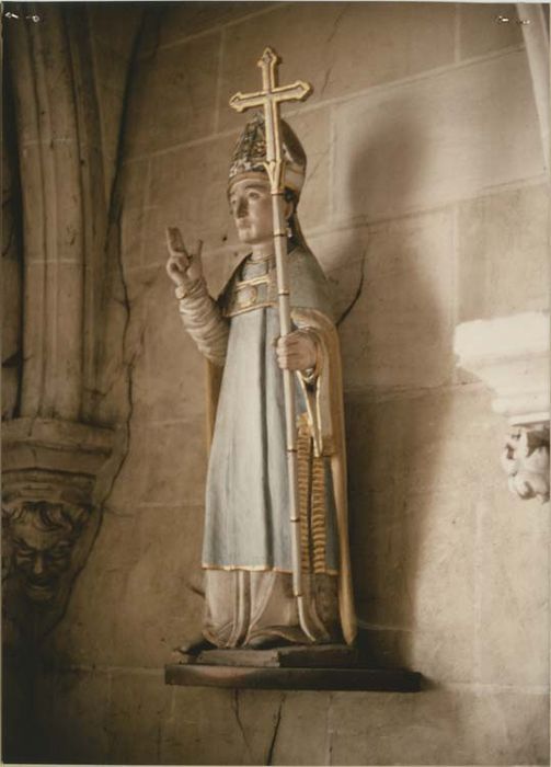 Statue : Saint évêque bénissant