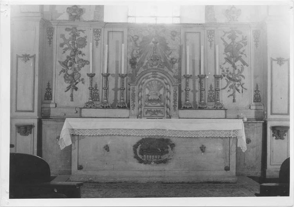 maître-autel ; tabernacle ; consoles (2)