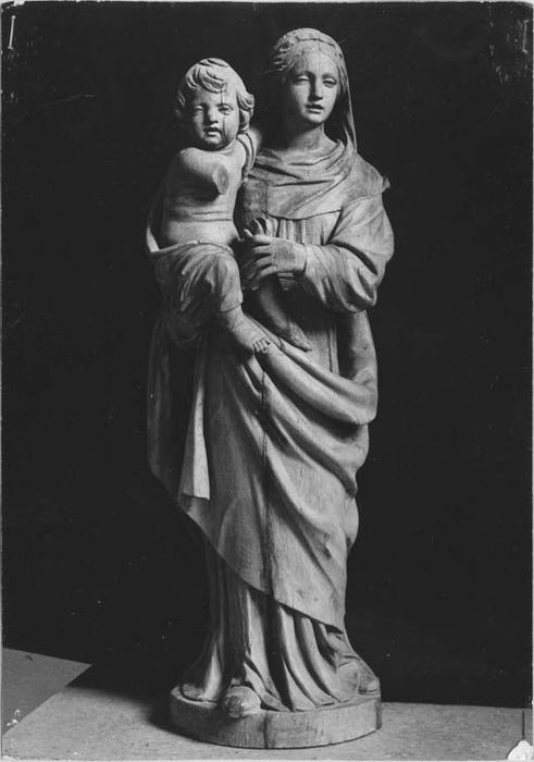 statue : Vierge à l'Enfant